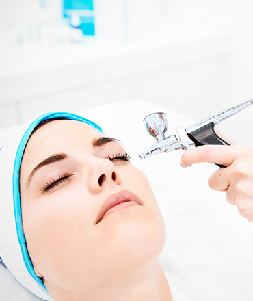 Topsi Hautbedürfnisse: Erste Hilfe für schlaffe Haut. Straffung pur, Volumenaufbau und Hautverfeinerung mit QMS Oxygen Behandlung